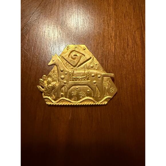 Vintage JJ 1988 Brooch – Folk Art Style Horse with Spiral Symbol, Gold Tone Pin - Picture 1 of 6